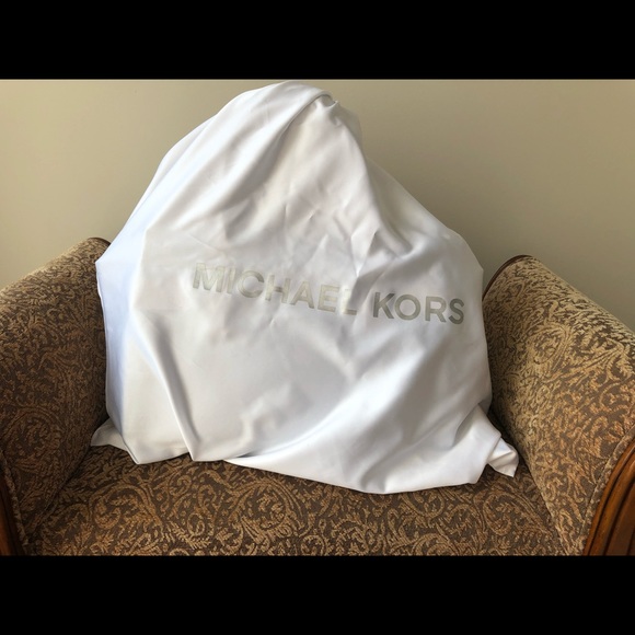 MK - Carmen Large Logo and Leather Belted Satchel - Picture 5 of 5